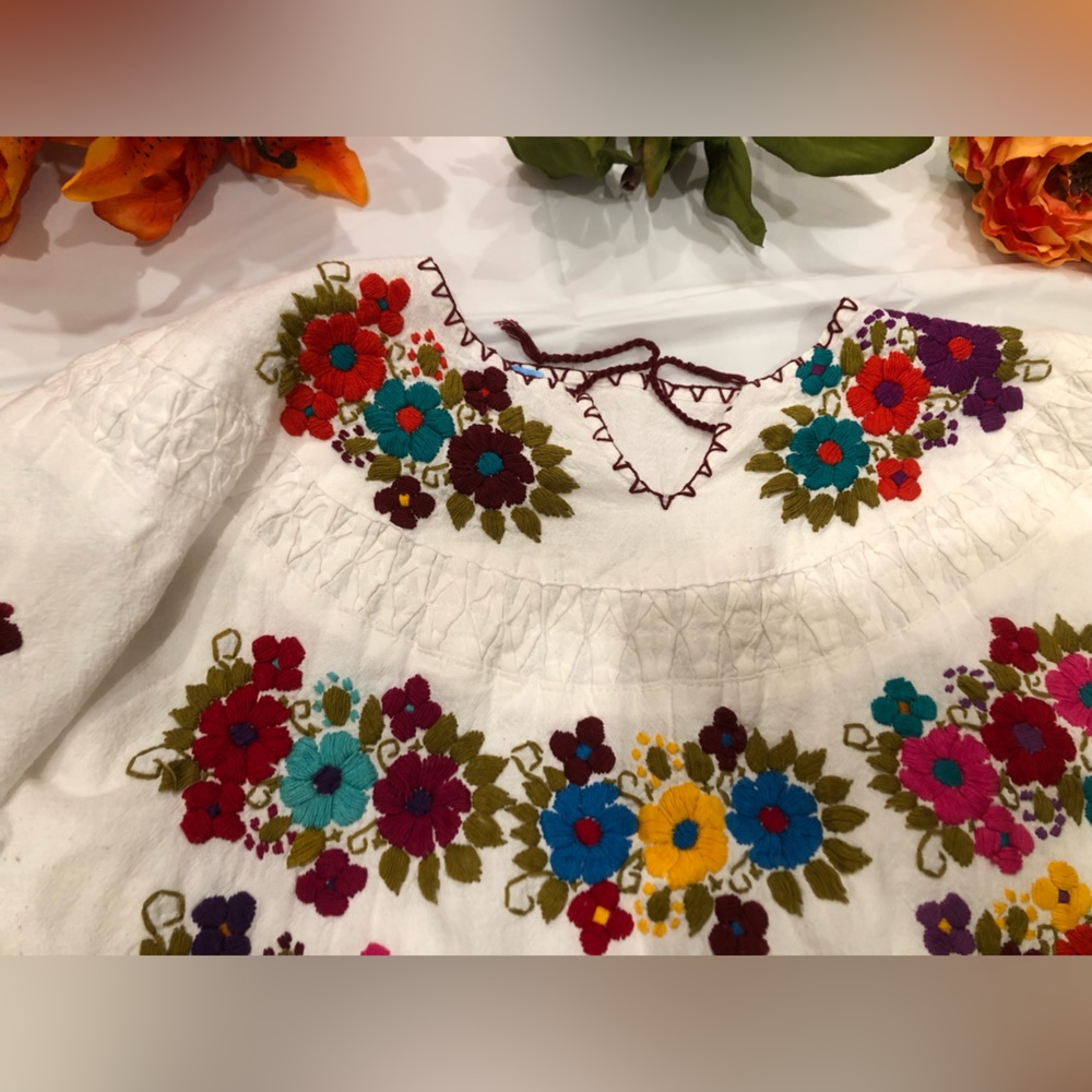 Vintage hand embroidered bohemian flower Mexican tihuana linen blouse - Picture 8 of 13